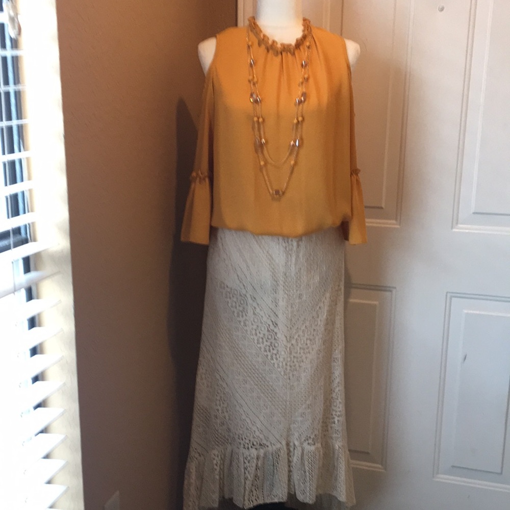 New York & Company cold shoulder blouse size M